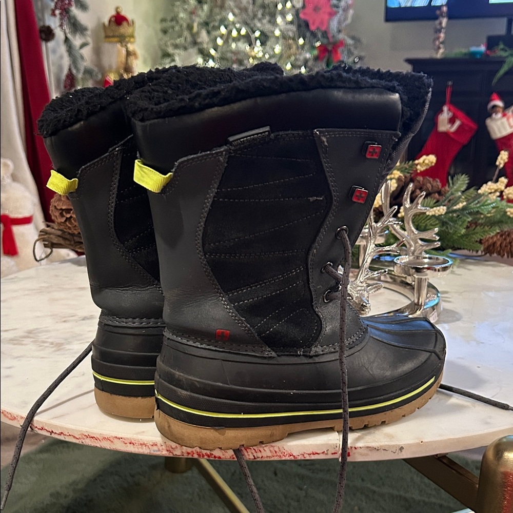 ❄️ Swiss Tech Black and Yellow Kids Snow Boots Size 4
